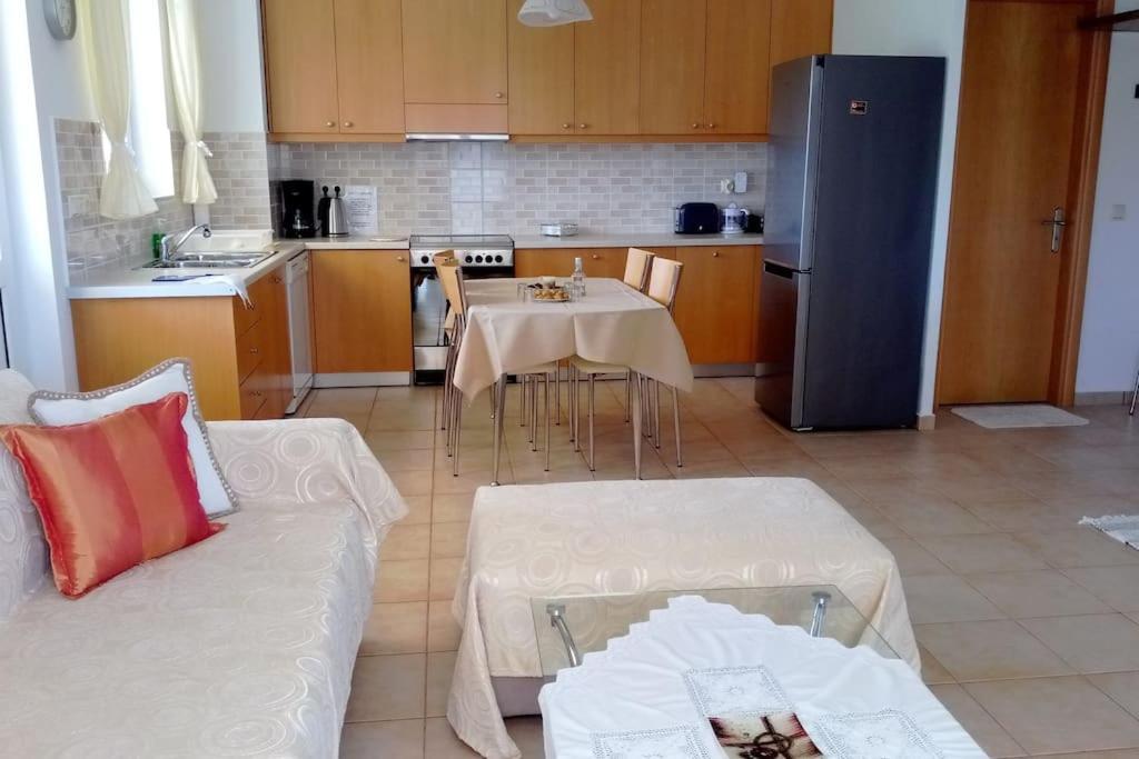 Cozy New Apartments Nea Chora Chania  Bagian luar foto